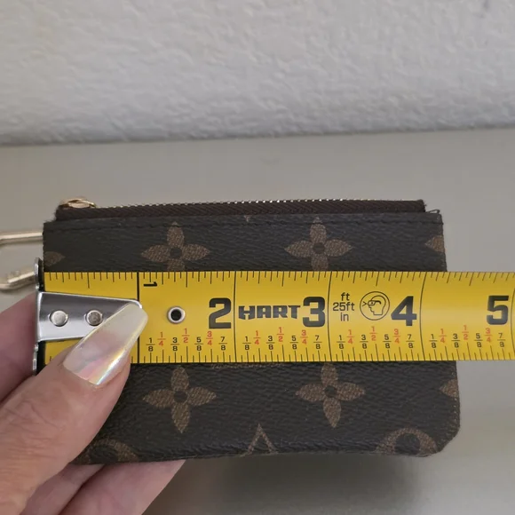 Louis Vuitton Pochette Clés Monogram Key Holder with Gold Accents - Picture 8 of 9